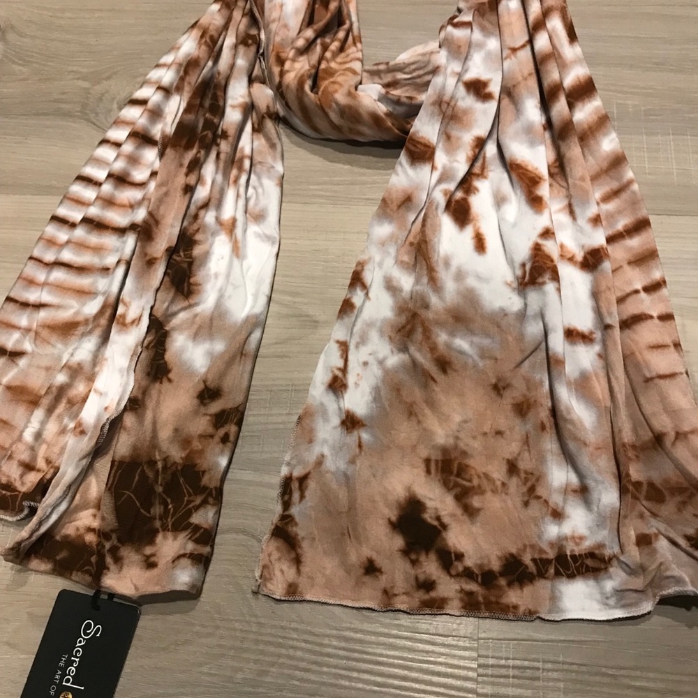 NWT.  Sacred Threads Scarf/Headwrap.  220074B  CL/GR12 - Picture 3 of 3